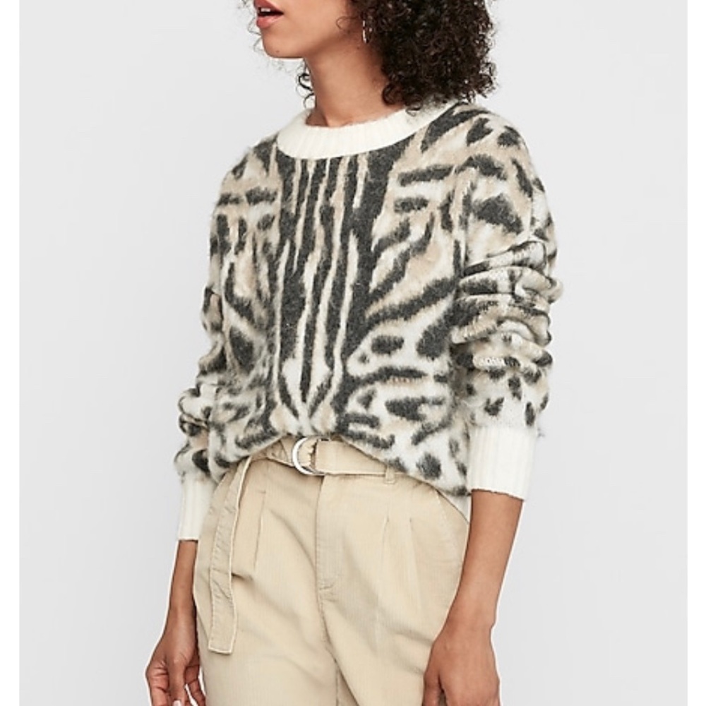 Nwot Express Soft Leopard Print Tunic Sweater - image 1